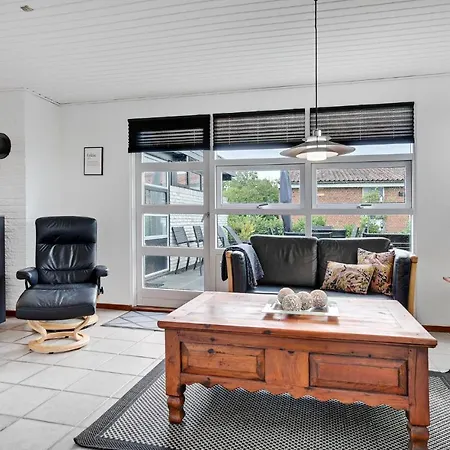 3 Bedroom Amazing In Sydals * Skovby (Syddanmark)